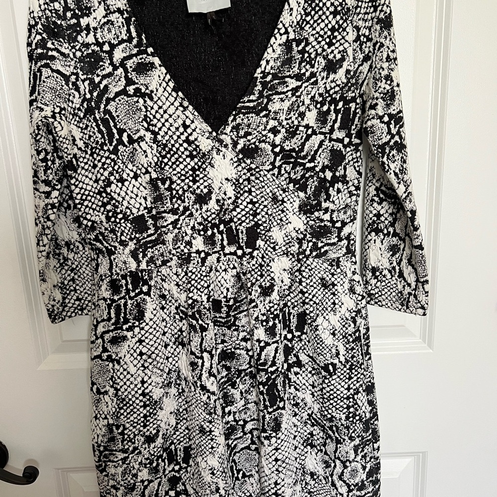HD in Paris Black and White Snake Print Long Sleeve Dress